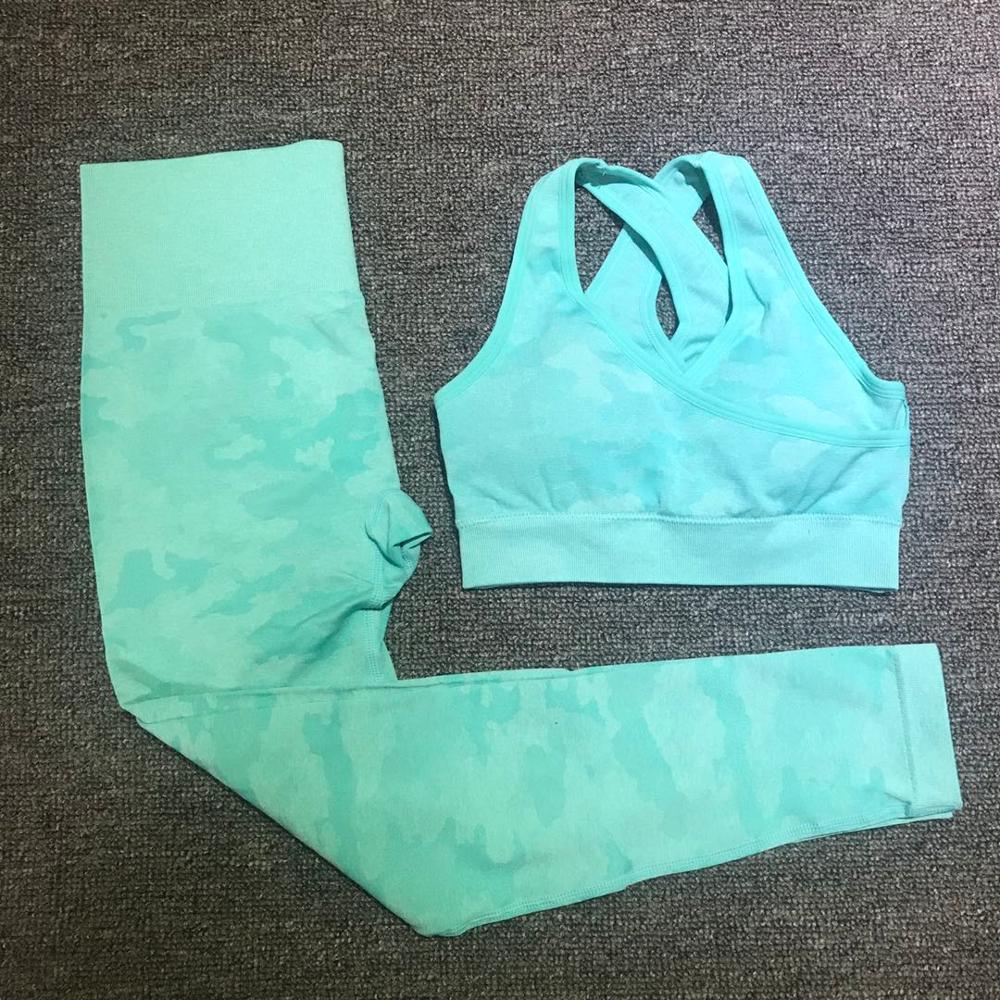 Conjunto de yoga de camuflaje: sujetador deportivo y leggings